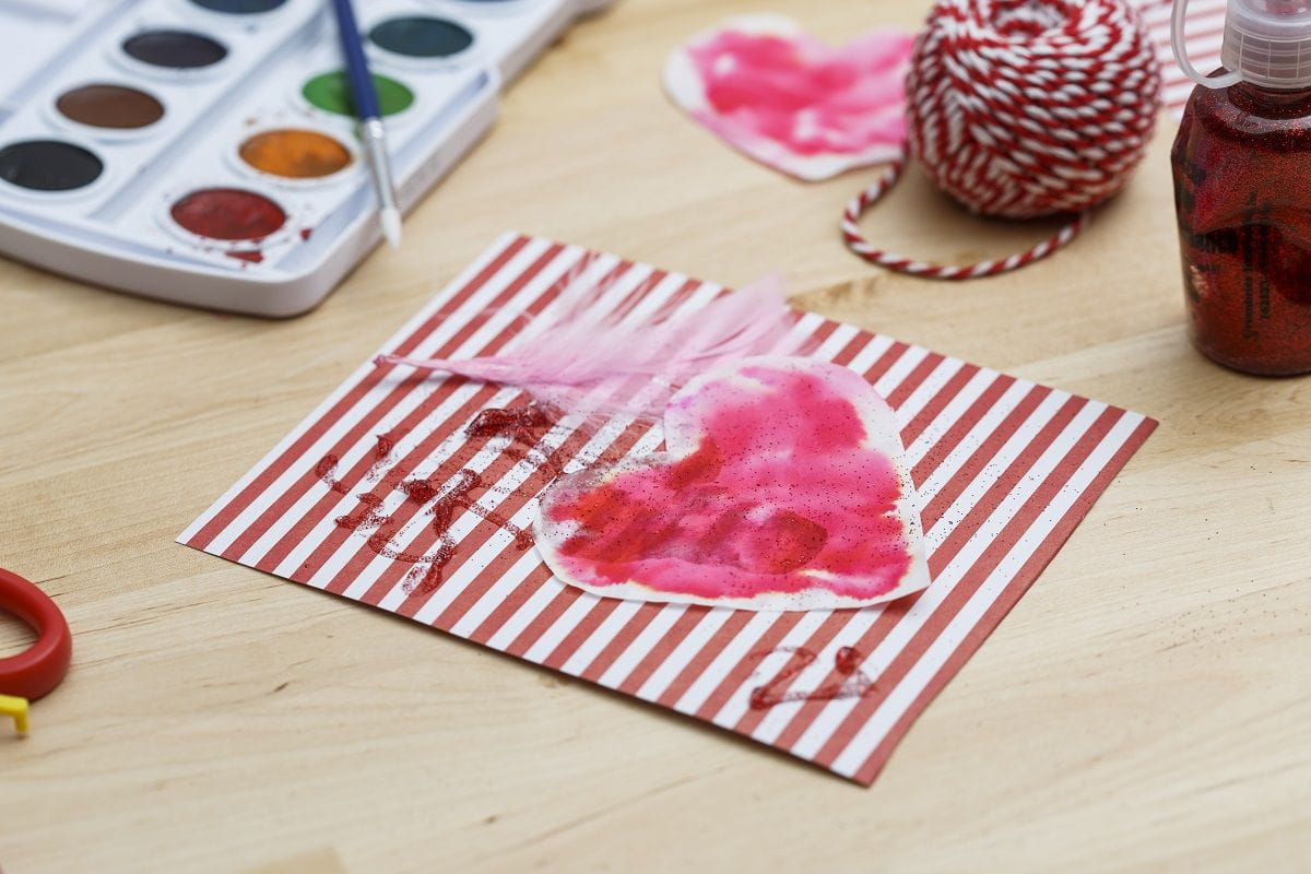 Let's make these simple watercolor hearts for a DIY Valentine